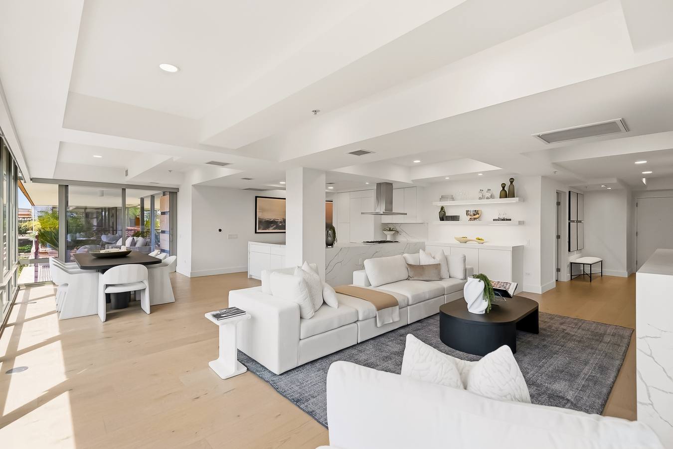 Phenomenal natural lighting throughout
